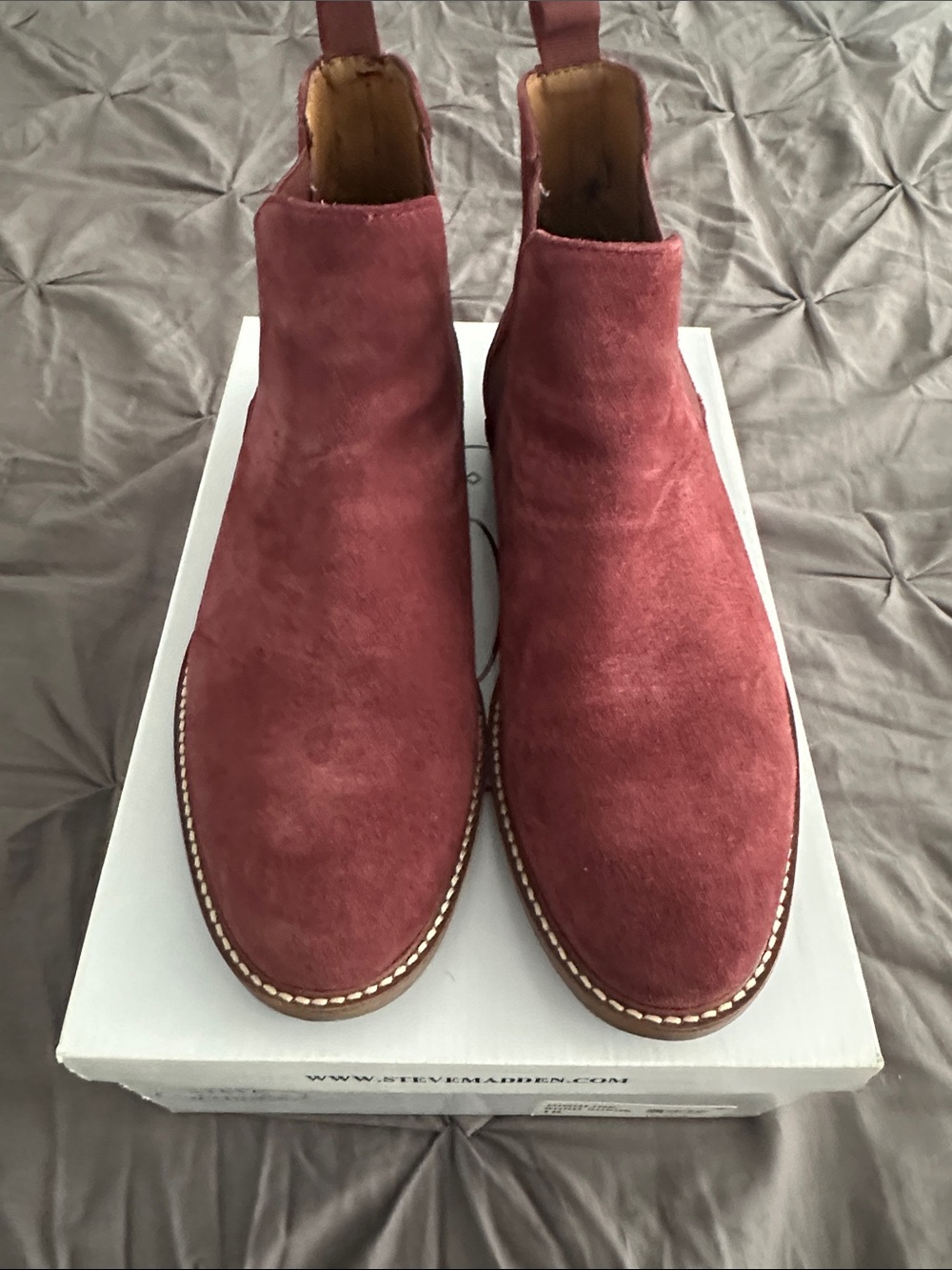 Steve Madden Burgundy Suede Chelsea Boots